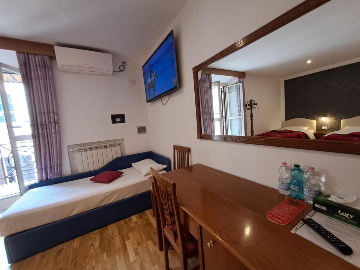 Hotel Fenicia Rome Exterior photo