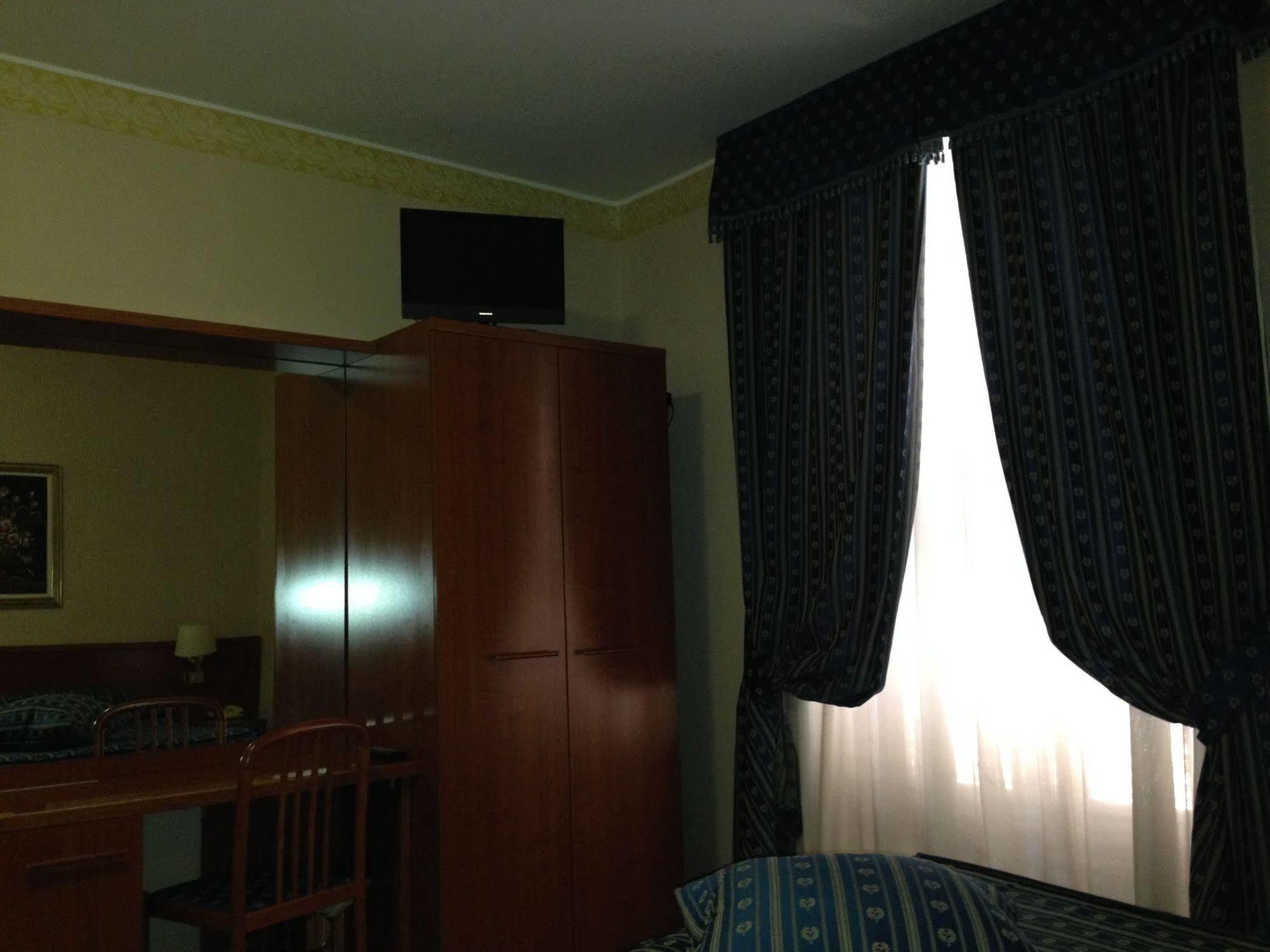 Hotel Fenicia Rome Exterior photo